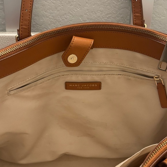 Marc Jacobs Smoked Almond The Commuter Leather Tote Bag - Picture 8 of 11